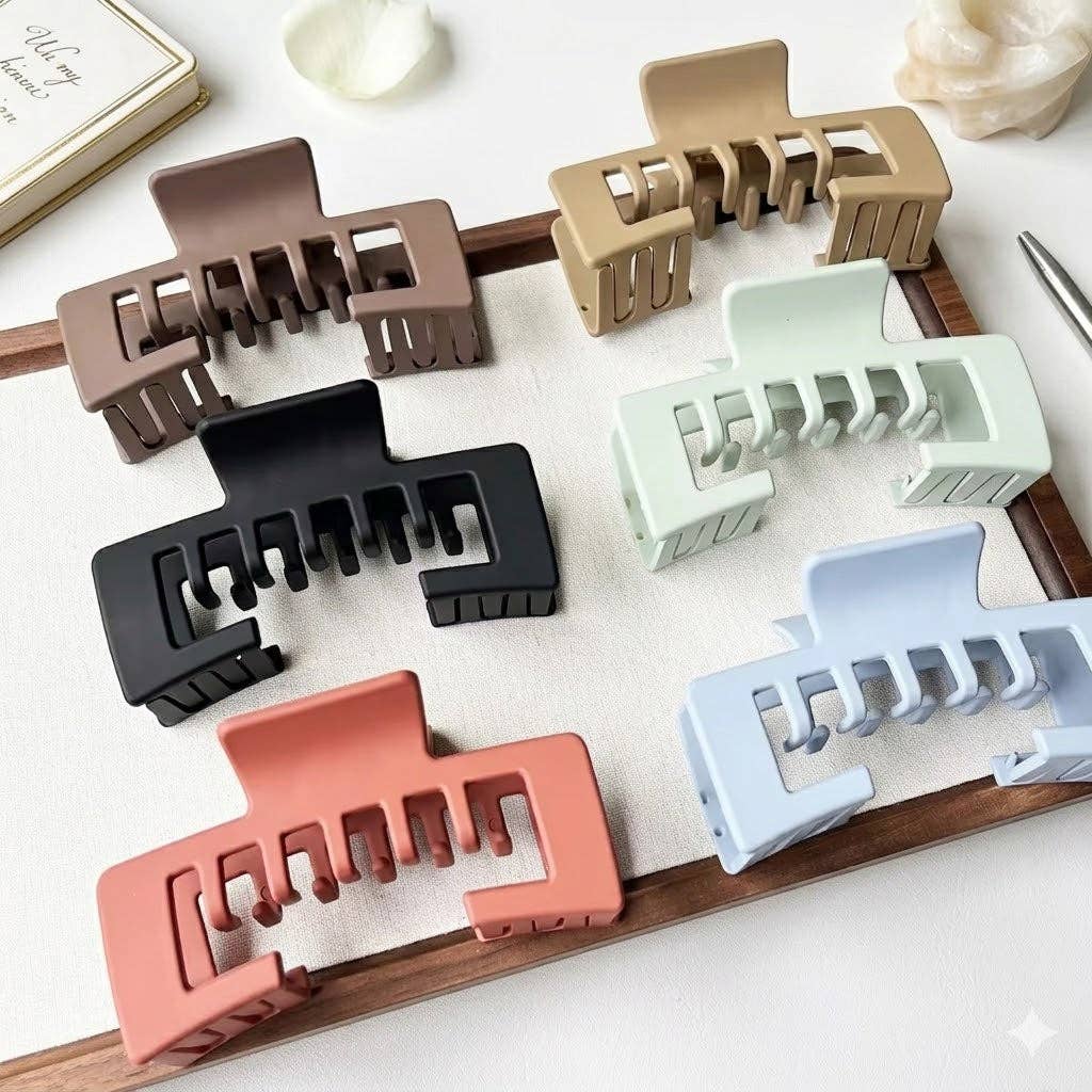 Trucker hat claw clips